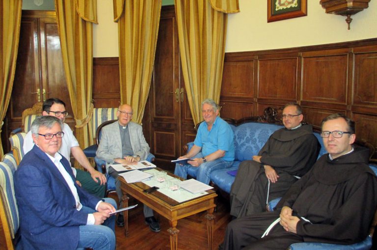 Se firma el convenio sobre el Convento de los Franciscanos