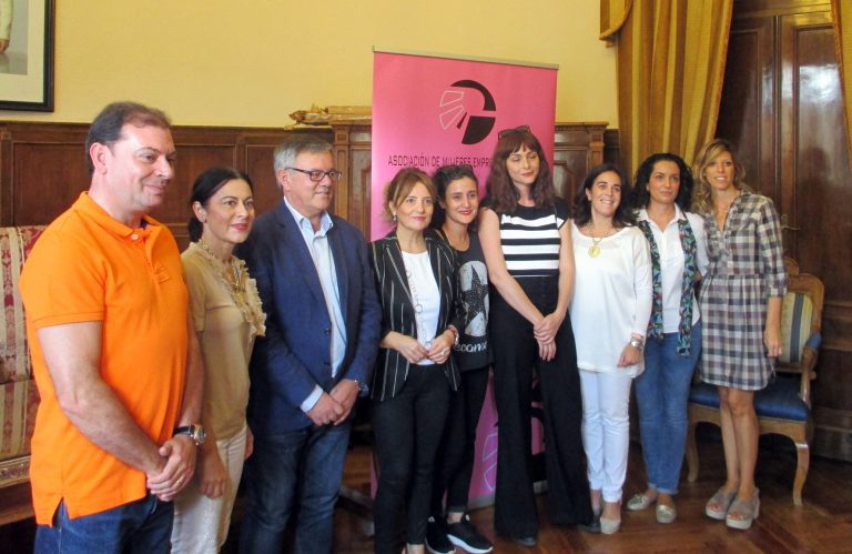 El Ayuntamiento y AMEDHE firman un convenio de colaboración