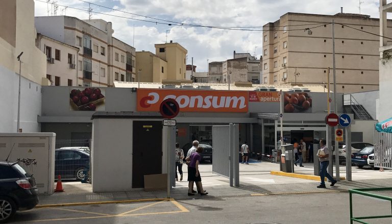 Ya podemos conocer el nuevo supermercado Consum, situado en las calles San Juan de Dios y Eulogio Silvestre de Hellín