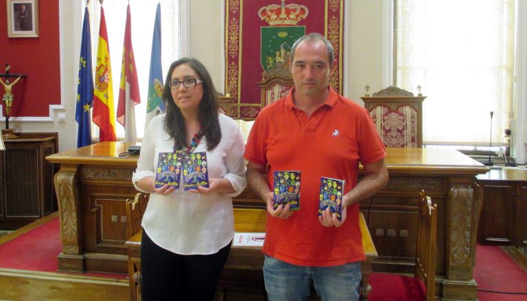 Fabiola Jiménez y Juan A. Andújar presentaron  el programa de la Feria