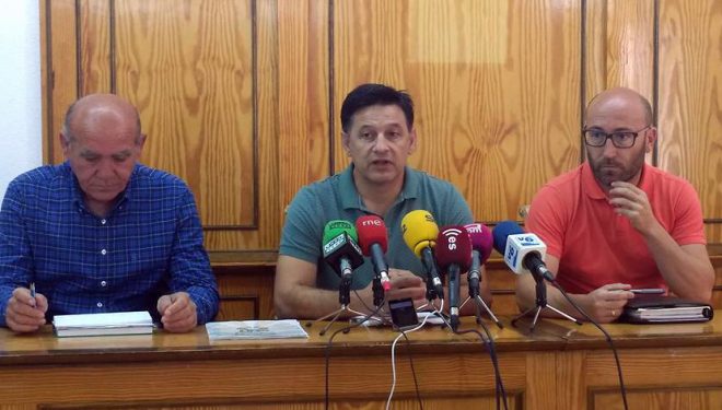 La Unión de Pequeños Agricultores rechazan la apertura de los pozos de sequia de la zona de Mingogil