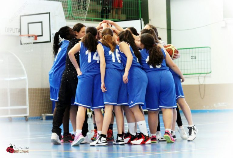 El ADB Júnior femenino debutó en la Liga Regional con una derrota en Albacete