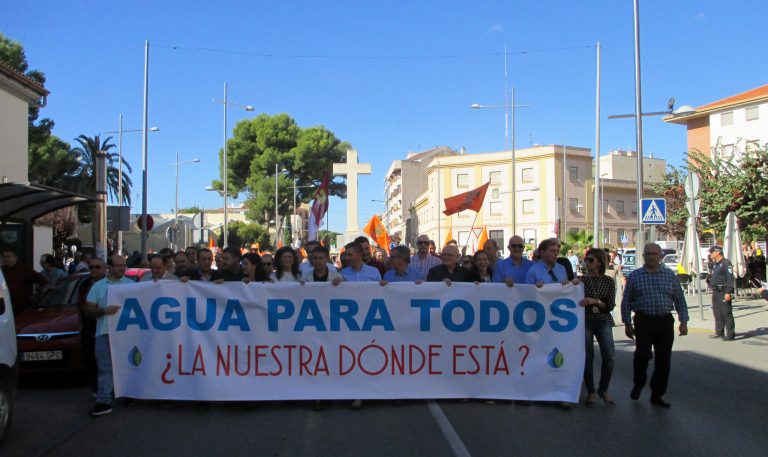 Manifestación en Hellín para pedir los derechos del agua