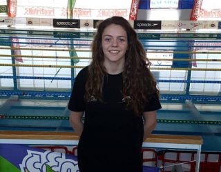 Nerea rozó la medalla de bronce en el Campeonato de Natación