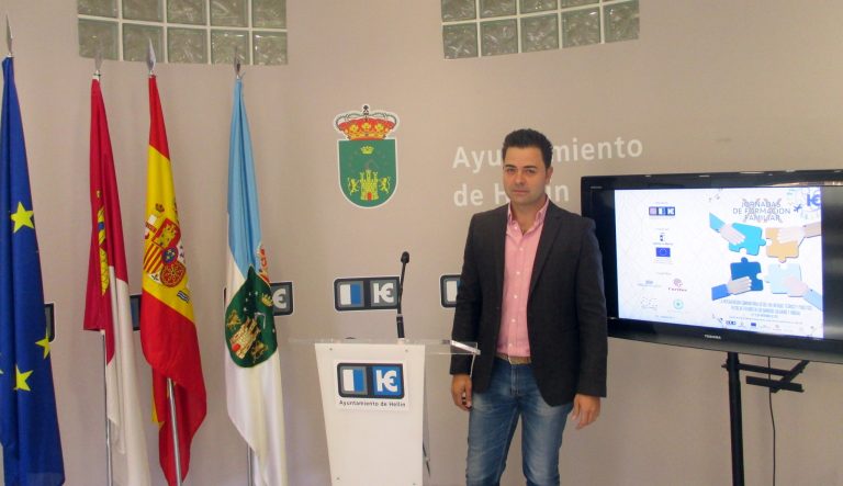 Emilio J. Pinar asegura que el trabajo de restablecimiento de la convivencia en los barrios Calvario y Ribera comienza a dar frutos