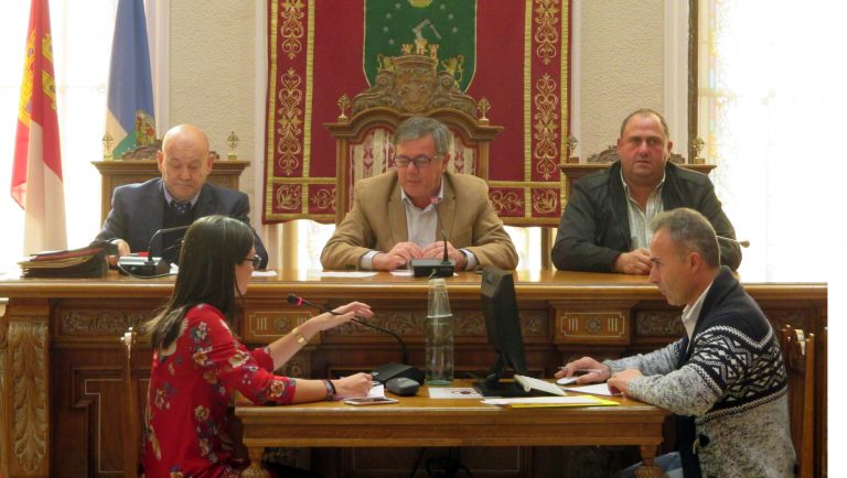 Se aprueba un gasto extra de 45.000 euros de la pasada Feria