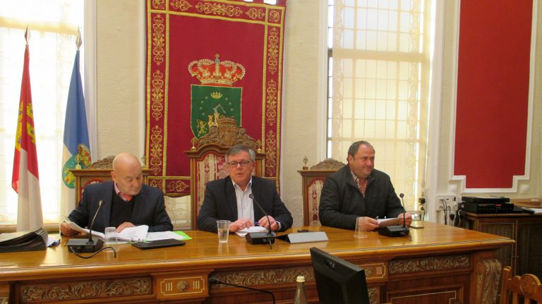 La plantilla de trabajadores del Ayuntamiento tiene 255 plazas ocupadas y 52 vacantes