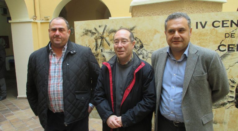 El Gobierno regional presenta un plan de ayuda de 31 millones de euros para mejora y modernización de regadíos
