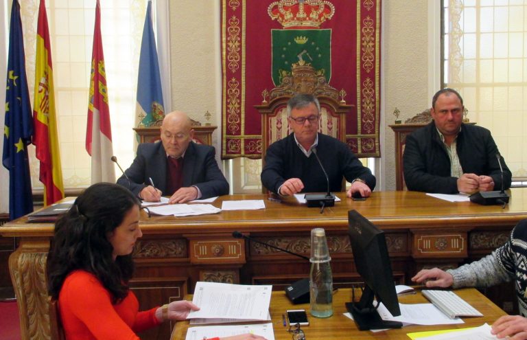 Aprobado el informe para la contratación de suministro y servicio de mantenimiento del alumbrado exterior