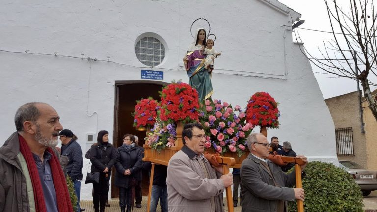 Cientos de personas asisten a los actos en honor a la Candelaria patrona  de Minateda