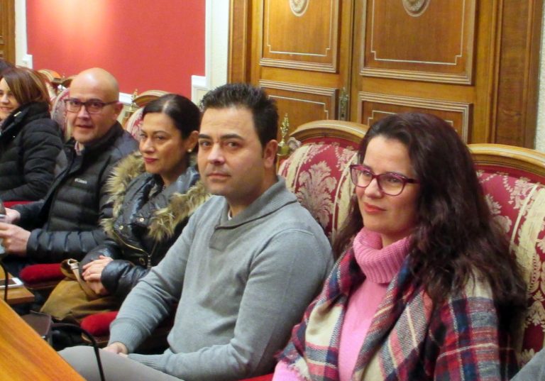 Emilio J. Pinar quiere que el Ayuntamiento controle y regule las sedes y peñas de la Semana Santa
