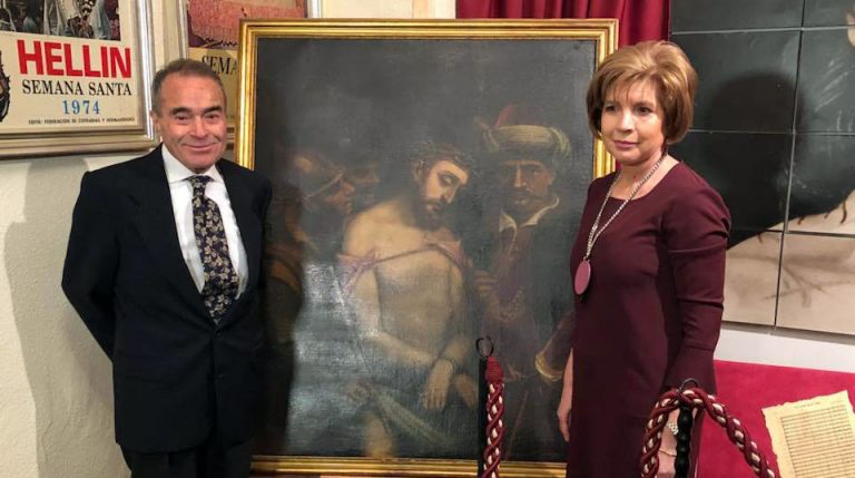 Amado Jiménez Precioso dona una pintura del siglo XVII a la cofradía del Ecce Homo