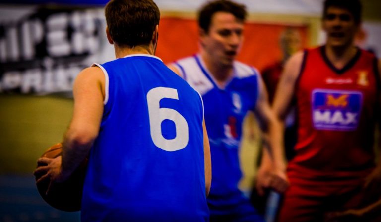 El AD Baloncesto Hellín terminó la primera fase con una derrota ante el Mota del Cuervo