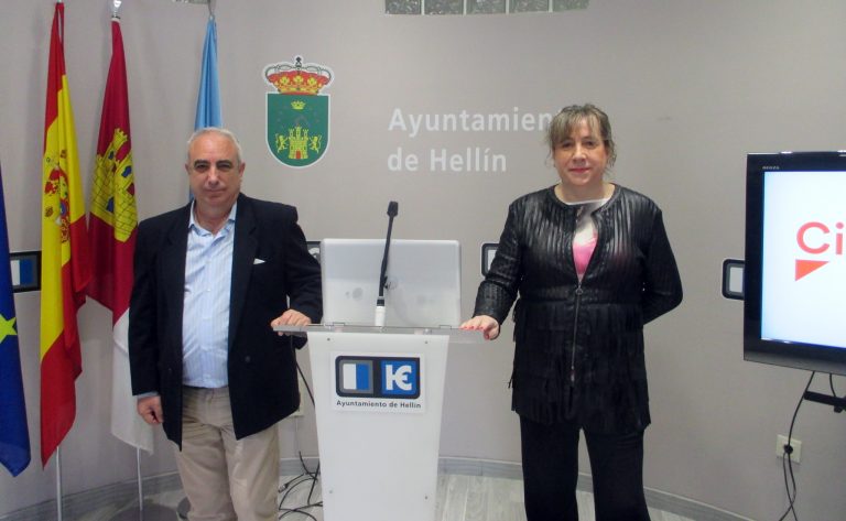 María Jesús López cree que el equipo de gobierno municipal está vulnerando sus derechos