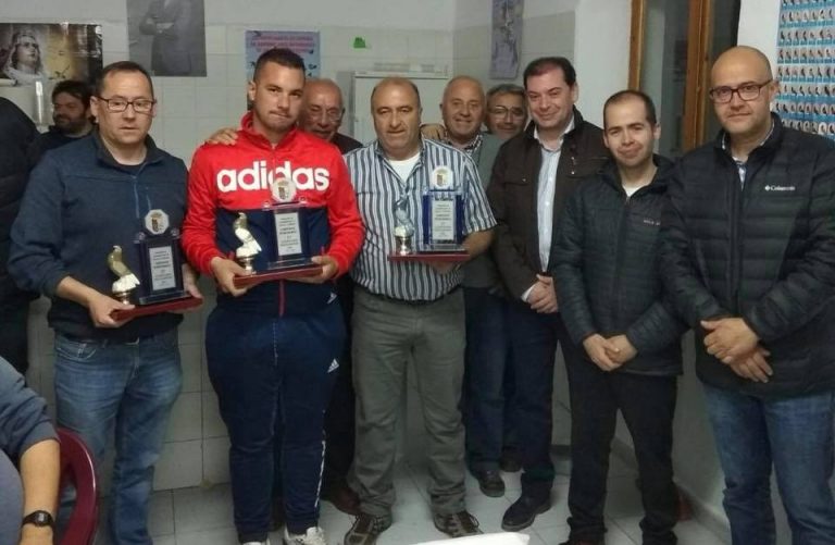 El palomo “26 de septiembre” vencedor del Campeonato Intercomarcal de Colombicultura