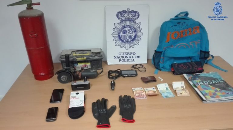 Tres detenidos en Hellín por robo