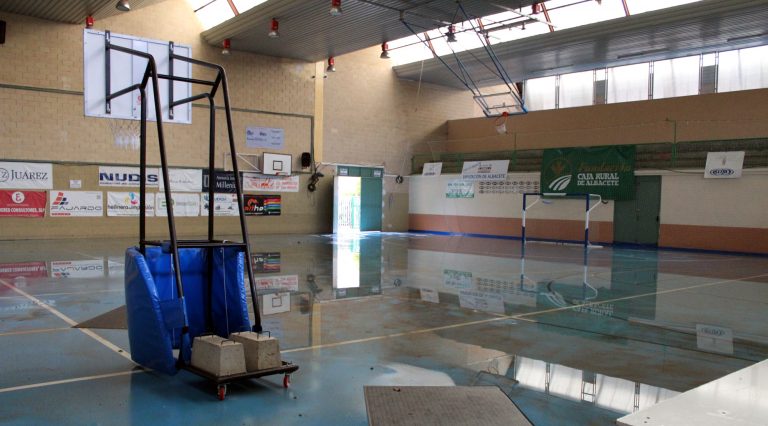 Una intensa tromba de agua produce grandes inundaciones en toda la ciudad