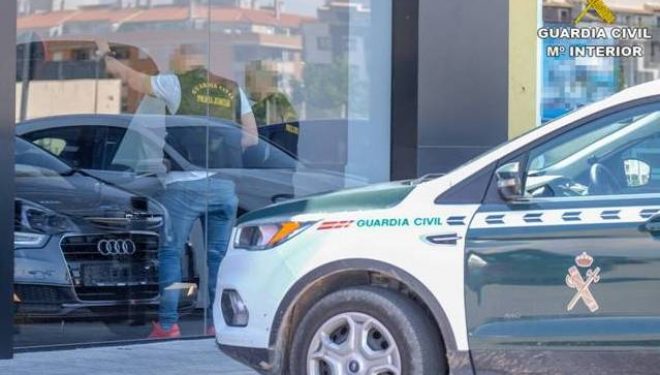 La Guardia Civil detiene en Villena a 4 personas por manipular cuentakilómetros de vehículos hasta en 100.000 kilómetros menos