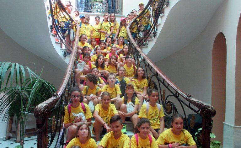 Visita al Ayuntamiento de los componentes del Campamento de Verano “Exploradores en el Tiempo”