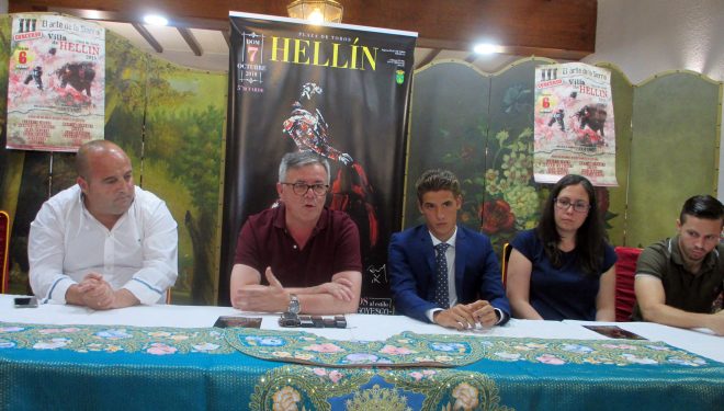 Diego Carretero se encerrará con cinco toros en el festejo de la próxima Feria