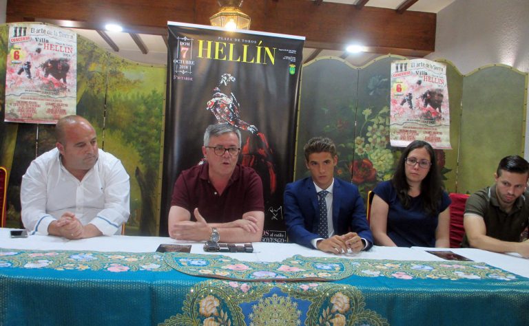 Diego Carretero se encerrará con cinco toros en el festejo de la próxima Feria