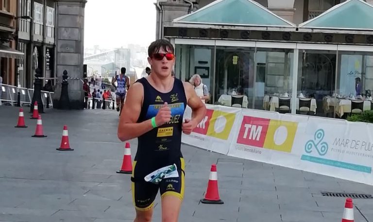 El hellinero, Severo Domínguez, campeón de España de Triatlón