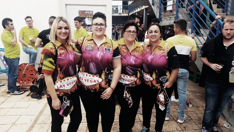 La hellinera, Almudena Fajardo, Campeona de Dardos Electrónicos