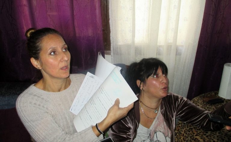 Una mujer y su hijo discapacitado son desalojados de una vivienda de Nava de Campaña