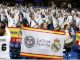 La Peña Madridista La Gran Familia dio la nota de color y sonido en el Bernabéu