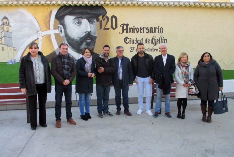Inaugurado un mural para conmemorar el 120 aniversario de la declaración de Hellín como ciudad