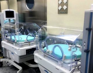 Llegan al Hospital de Hellín dos nuevas incubadoras inteligentes
