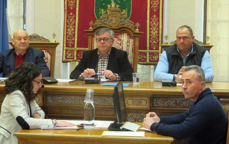 Los presupuestos municipales salieron adelante, como en ocasiones anteriores, con los votos del PSOE e IU