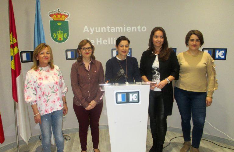 Las concejalas de PSOE, PP e IU contraatacan a María Jesús López