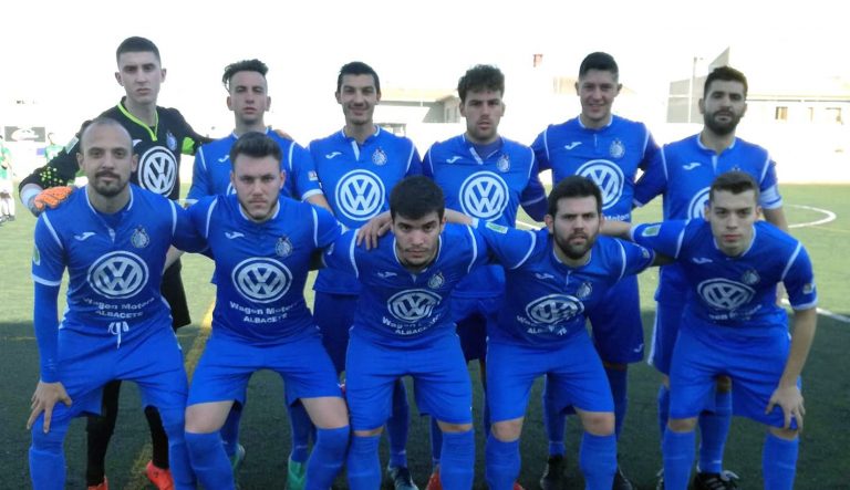 El cambio de entrenador no enderezó el rumbo del Hellín CF