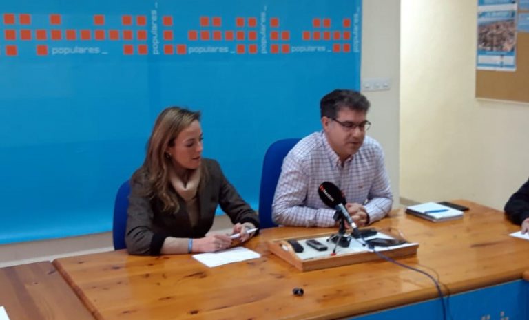 Carmen Navarro pidió votar al PP “para que los huesos de Sánchez no acaben, otra vez, en la Moncloa
