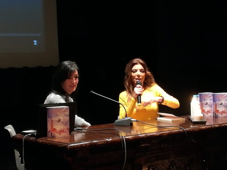 Sol Sánchez presentó su nuevo libro  “Recuerdos al arrullo del invierno en Hellín”