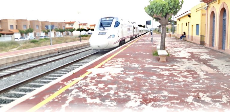 El segundo tren híbrido Alvia S-730 parará en la estación  de Hellín a partir de mañana lunes