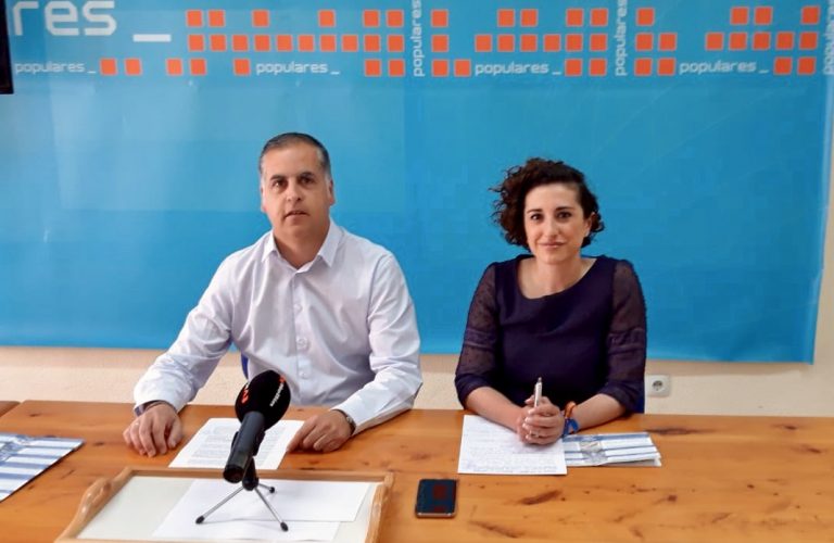 Pedro García y Sonia Mascuñán, protagonizaron la nueva rueda de prensa del PP