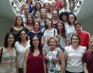 14 jóvenes hellineros compartirán actividades con estudiantes checos