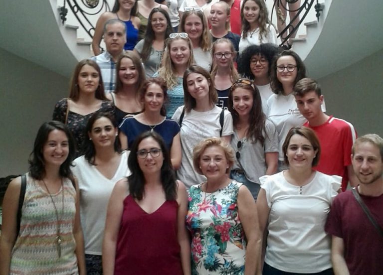 14 jóvenes hellineros compartirán actividades con estudiantes checos