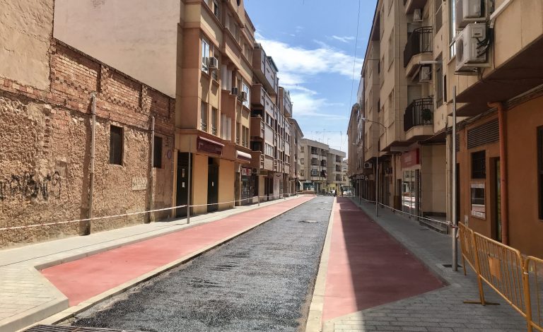 Los comerciantes de las calles Balmes y Fortunato Arias piden una zona de carga y descarga