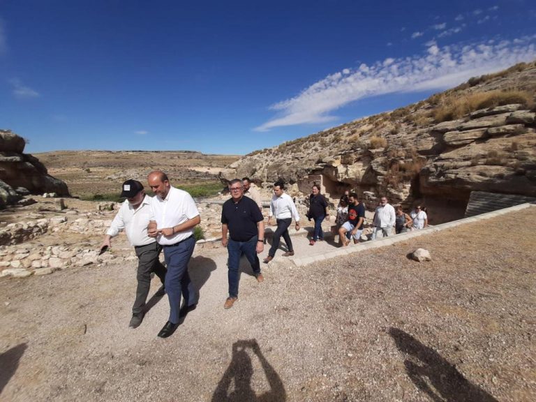 Visita del vicepresidente de Castilla-La Mancha al Parque Arqueológico del Tolmo de Minateda