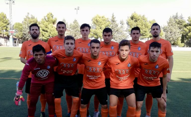 El Hellín, derrotado en Villamalea, sigue sin puntuar fuera de Santa Ana