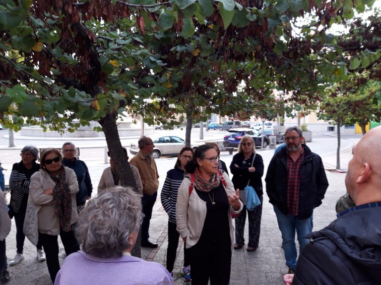 “Llevamos trece años atendidos en unos barracones medicinales con ratas corriendo por las consultas”