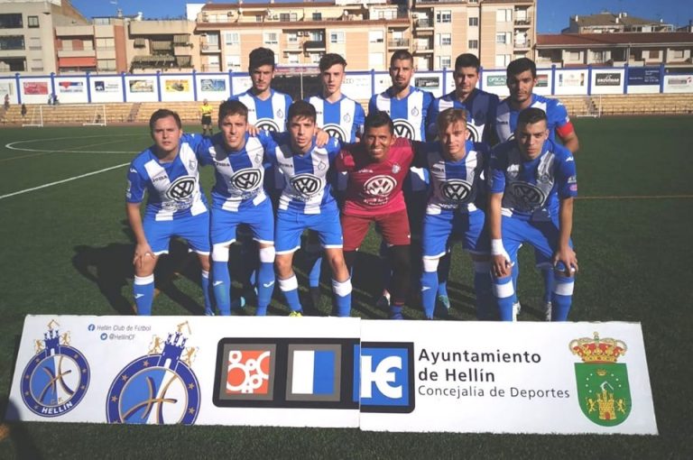 Sufrida pero merecida victoria del Hellín CF ante el At. Ossa