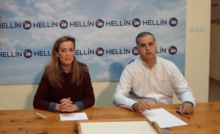 Carmen Navarro pide en Hellín trabajar para recuperar el voto de los más jóvenes