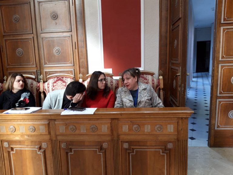 El Ayuntamiento aprueba una importante rebaja de los sueldos de los concejales