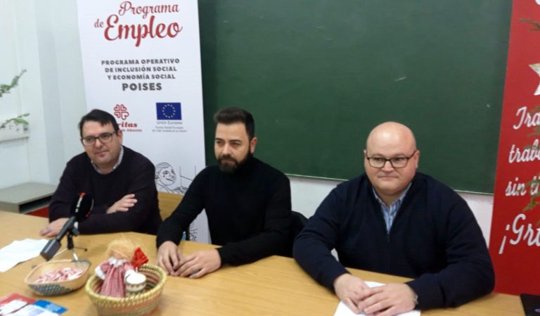 Entrega de diplomas de los cursos de formación y empleo impartidos por Cáritas y la Fundación el Sembrador