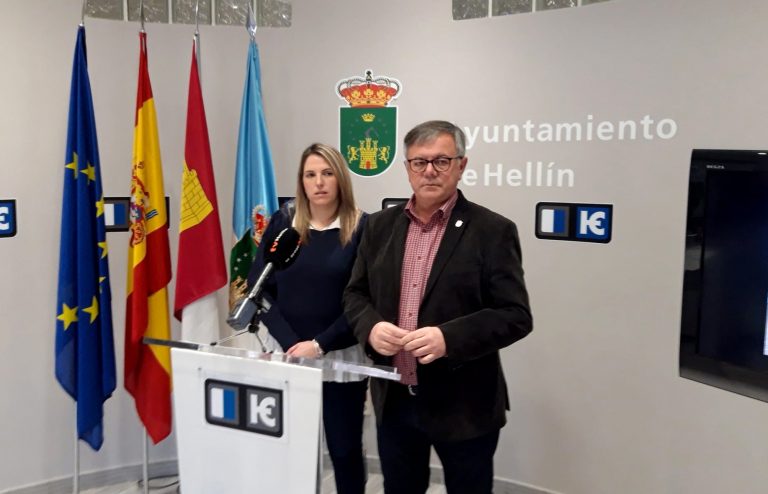 Las obras de reparación de la cubierta del Centro Social de Minateda, a punto de ser entregadas
