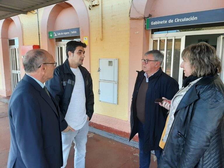 Adif entrega la llave y autorización de accesos a instalaciones de la Estación de Renfe